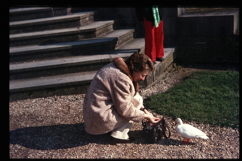 20.Haarzuilen apr 1975 Mama.JPG